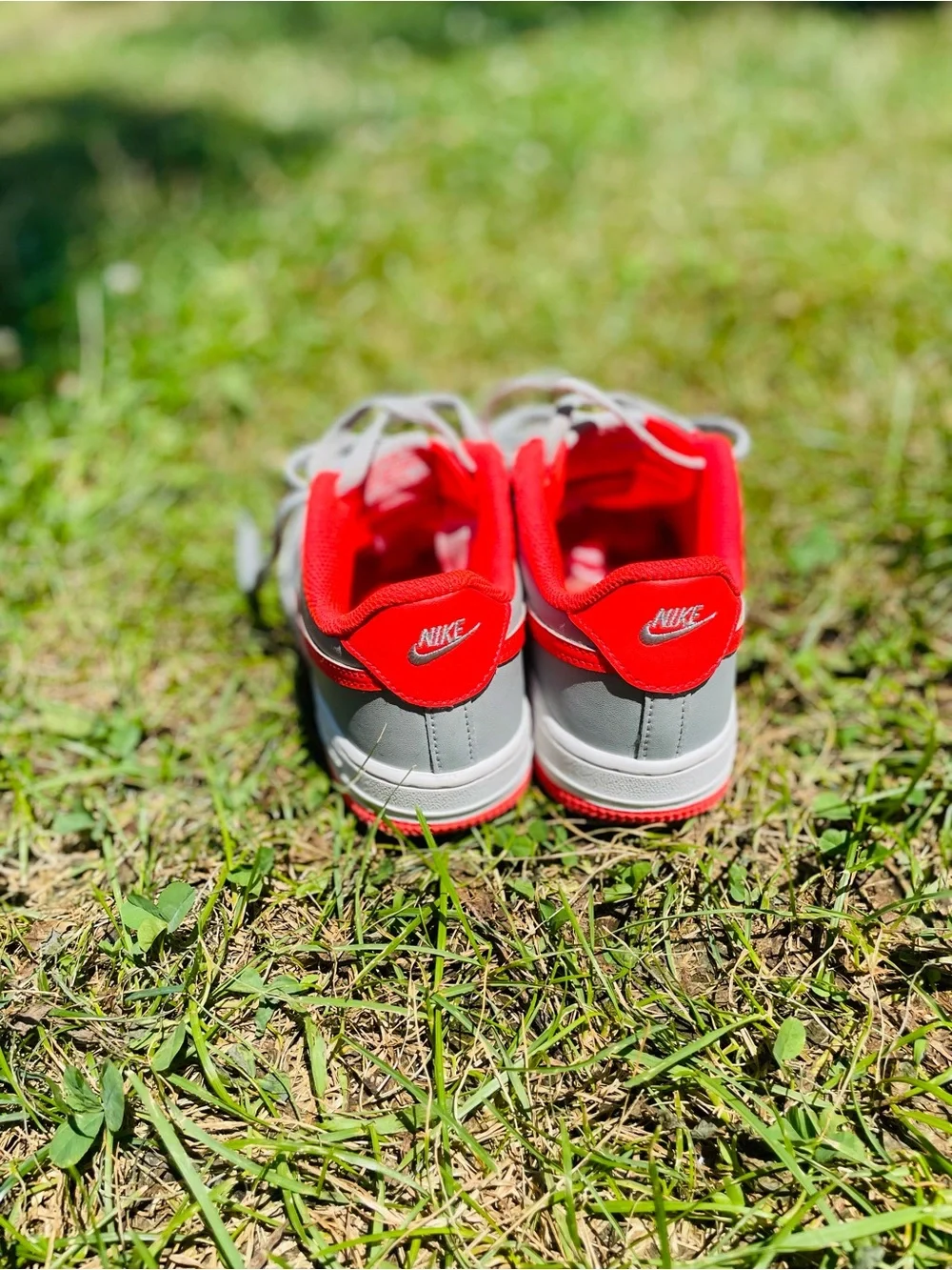 Nike Air Force 1 Low Light Smoke Bright Crimson